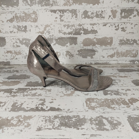 Adrianna Papell Silver Strap Studded Open Toe Heel Sandals V125 - Picture 2 of 8